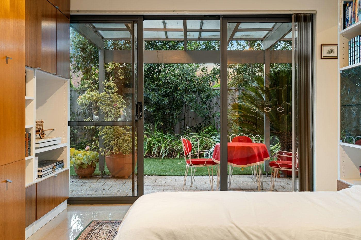 Chambre de plain-pied sur le jardin