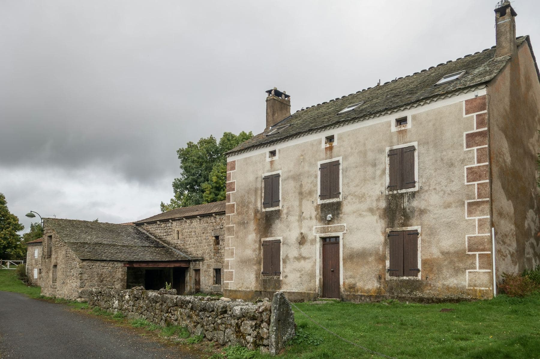 Corps de ferme en pierre