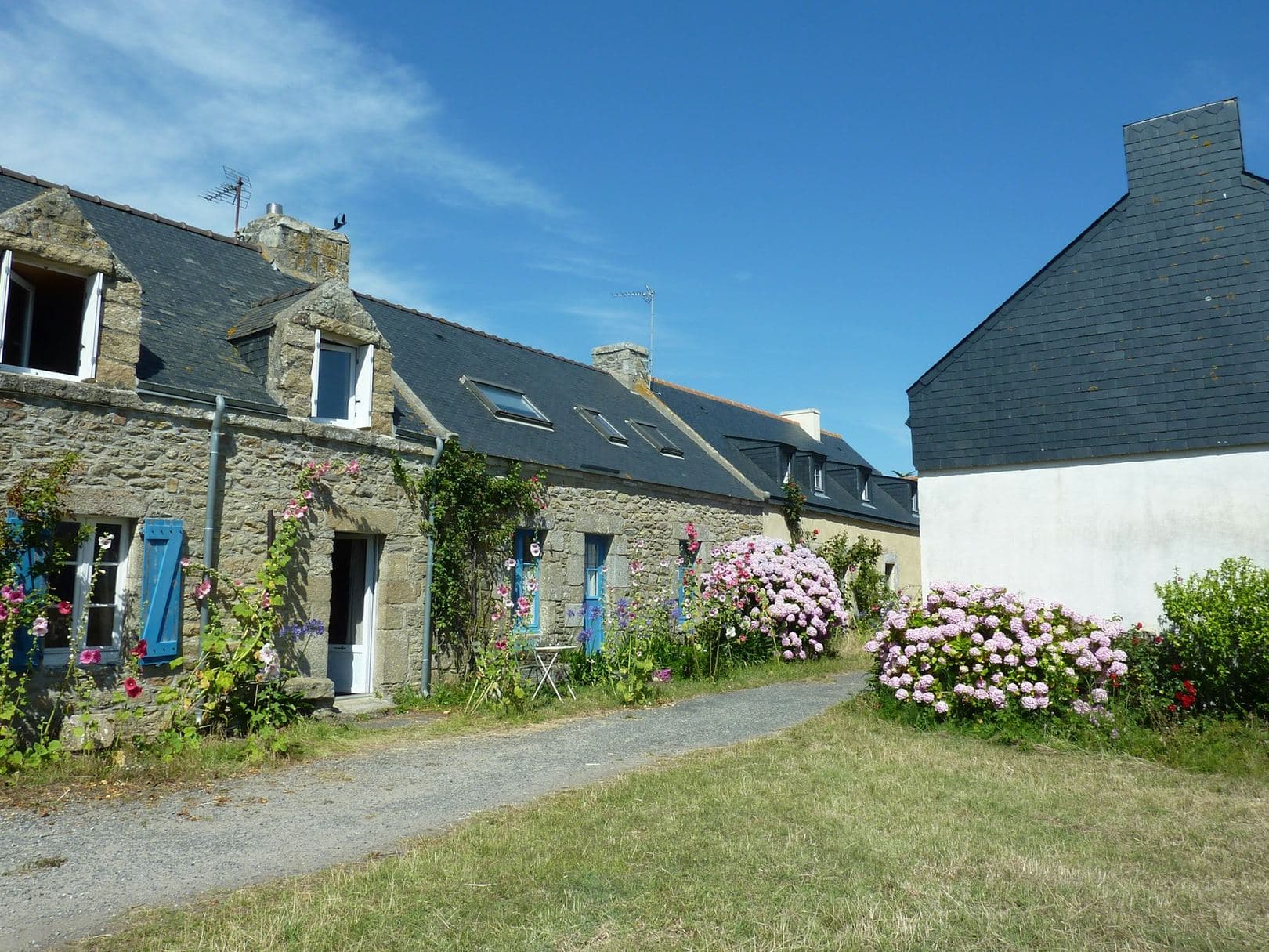 Penty en pierre et son jardin